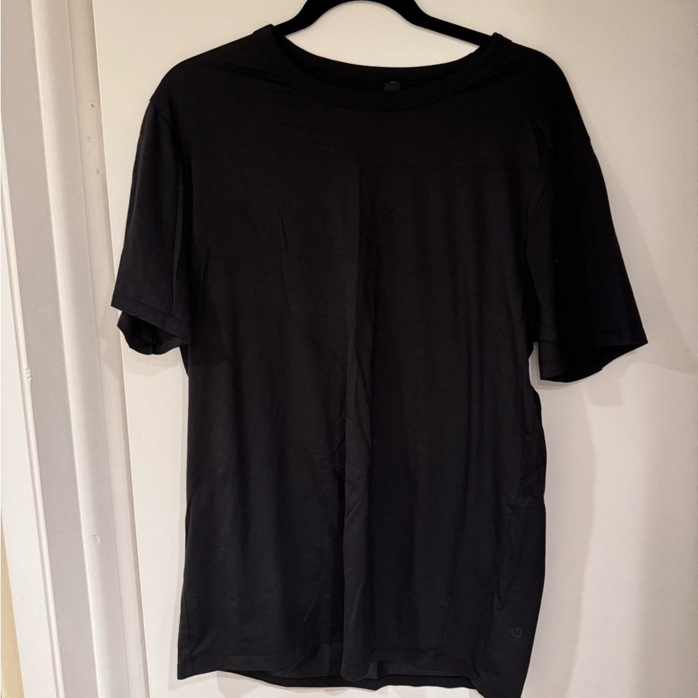 Men’s lululemon T shirt
